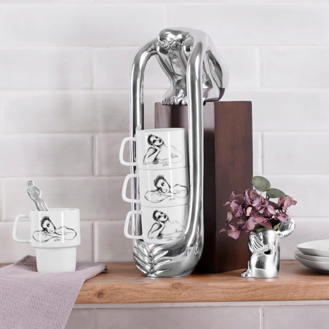 4 MUG HOLDER - at full stretch